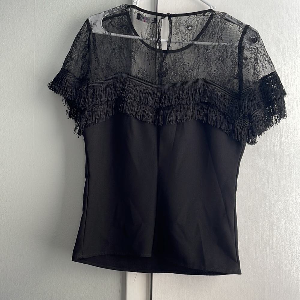 Wear a small - Picture 4 of 4